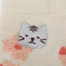 ふくふくにゃんこ 花柄刺繍ショートソックス