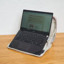 ふくふくにゃんこ 入れたまま使えるPCケース