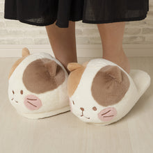 ふくふくにゃんこ ほっぺまんまるスリッパ