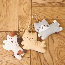 ふくふくにゃんこ KITTENマスコットポーチ